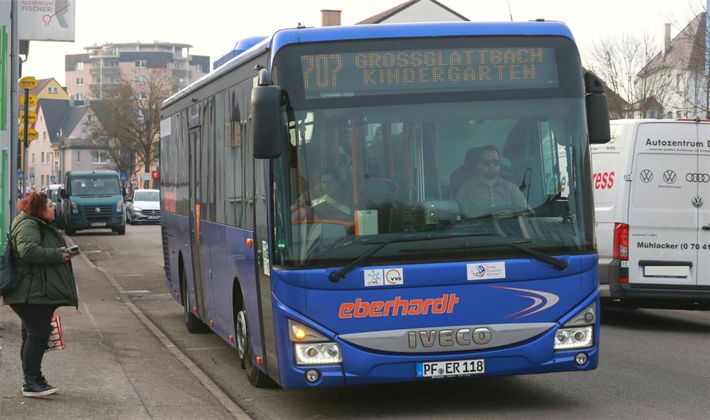 Die Buslinie 707 verbindet unter anderem Mühlhausen und Großglattbach.Foto: Schüller