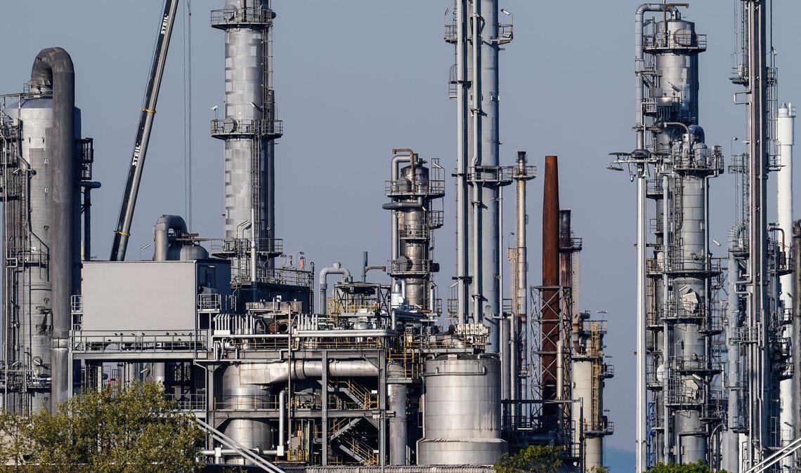 Die Chemiebranche kämpft gegen hohe Energiepreise und Wirtschaftsflaute - die Tarifverhandlungen stocken (Archivbild)