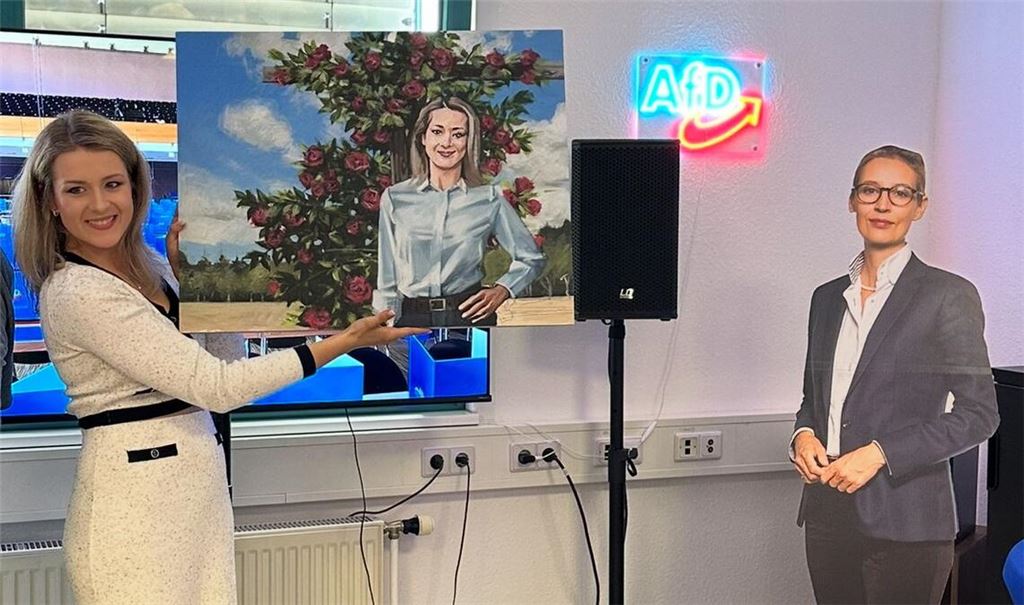 Die Co-Vorsitzende Alice Weidel ist als Aufsteller aus Pappe mit dabei. Foto: privat