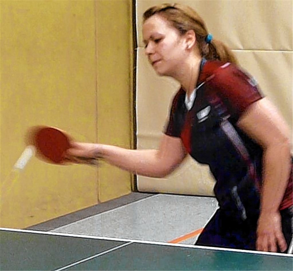 Die Damen der TTF Ötisheim-Erlenbach – hier Linda Mezger in Aktion – lassen im Nachholspiel nichts anbrennen. Foto: Wolf