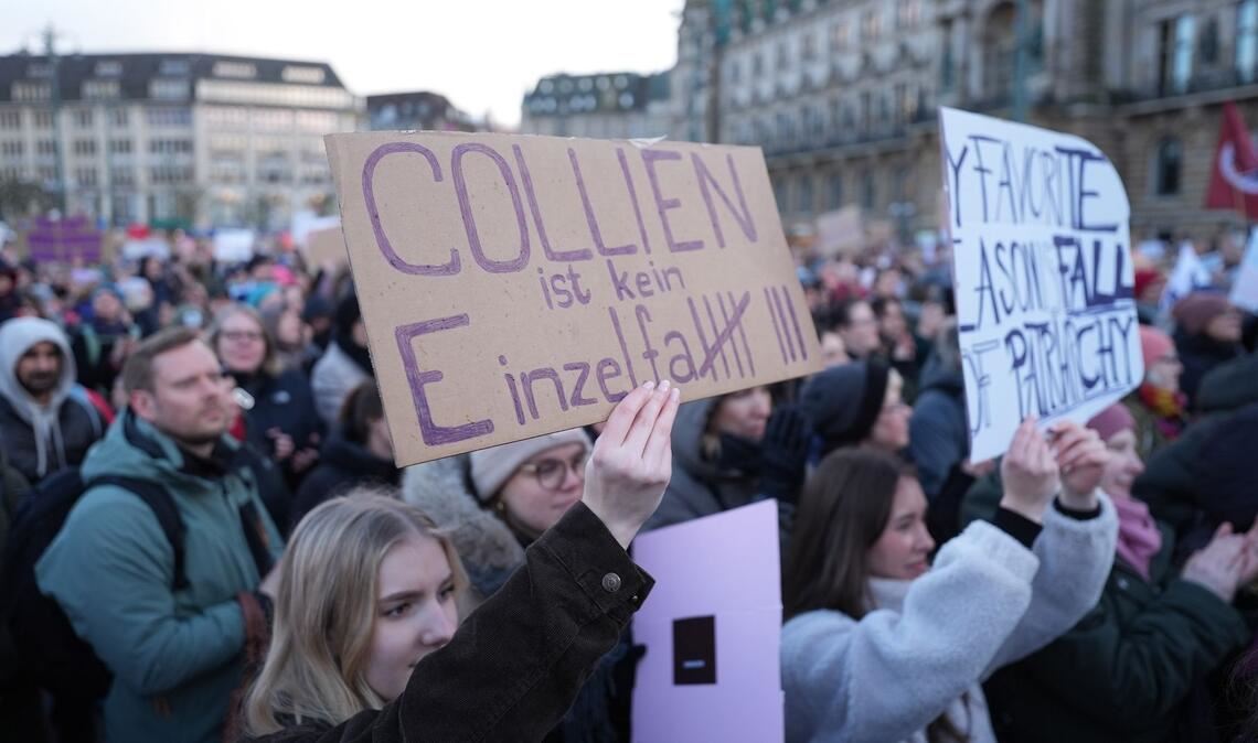 Die Demonstranten hatten zahlreiche Schilder gemalt.