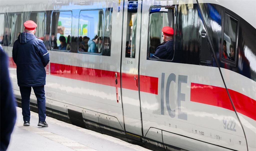 Die Deutsche Bahn hat ein erstes Tarifangebot vorgelegt (Symbolbild).