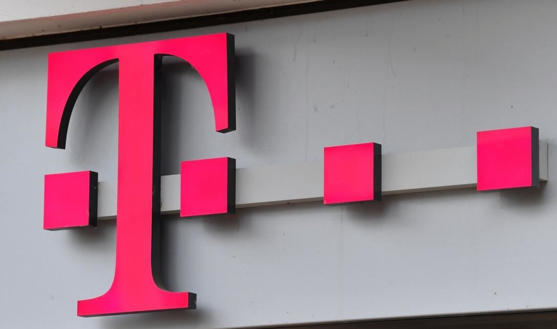 Die Deutsche Telekom-Aktie fiel am Mittwoch um 3 Prozent unter die 30-Euro-Marke. Die Hintergründe im Überblick.
