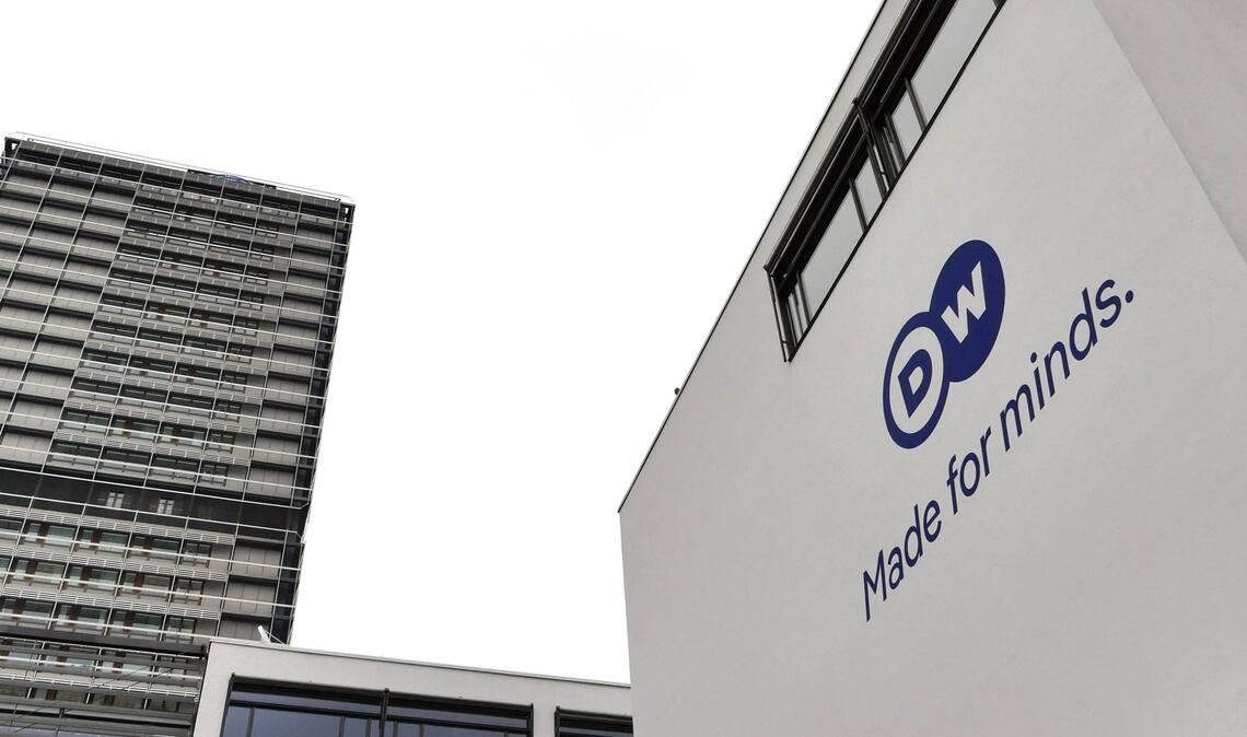 Die Deutsche Welle muss sparen.