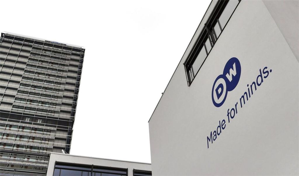 Die Deutsche Welle muss sparen.