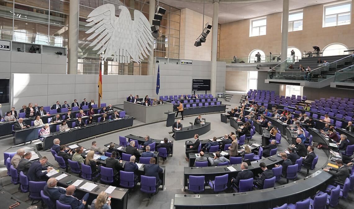 Die Diätenerhöhung, die sich an der Lohnentwicklung orientiert, hätte in diesem Jahr fast 500 Euro ausgemacht.