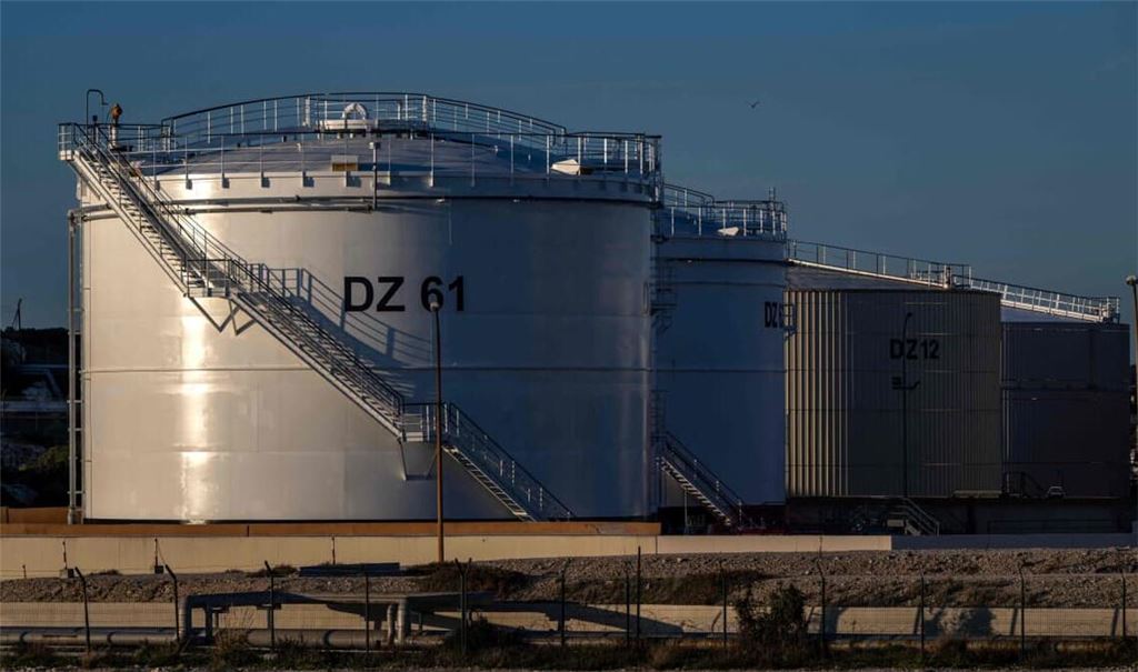 Die Diesel-Raffinerien in Europa – hier in Martigues/Südfrankreich – arbeiten am Anschlag.