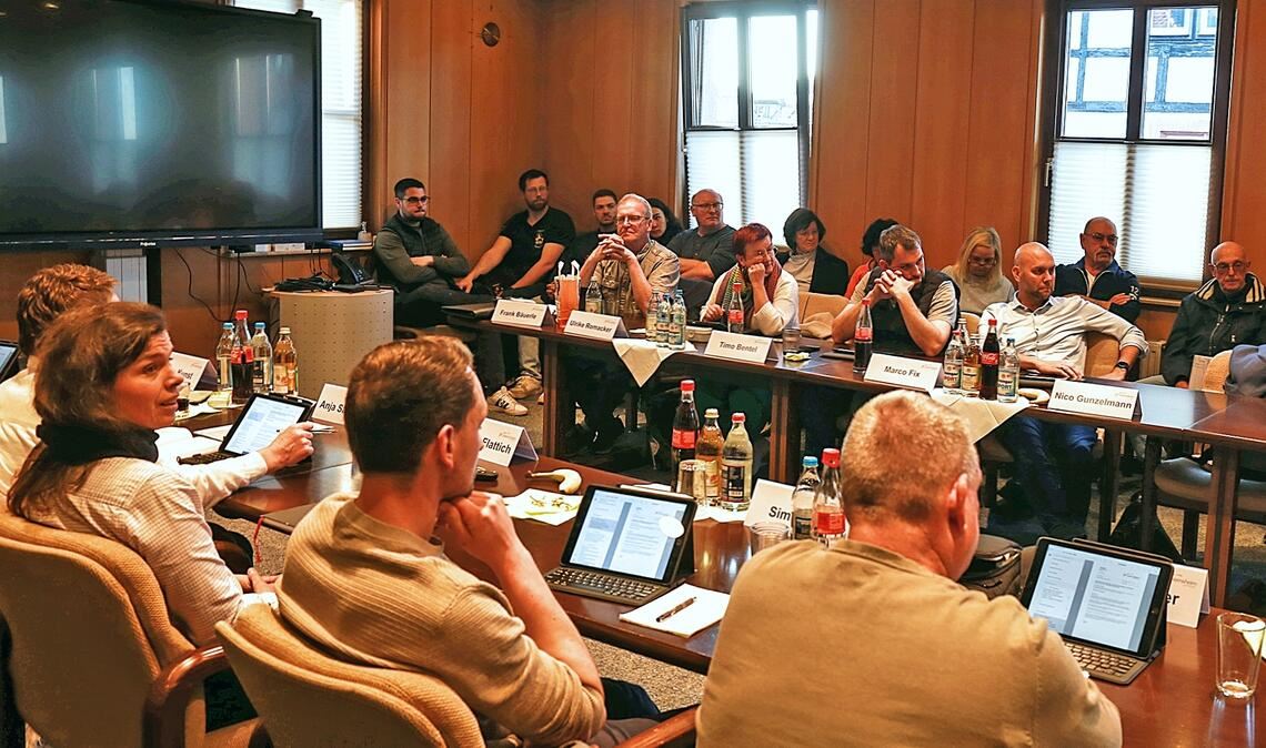 Die Digitalisierung schreitet auch im (Wiernsheimer) Ratssaal voran. Foto: Schüller