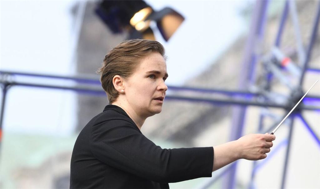 Die Dirigentin Eva Ollikainen, hier bei einem früheren Konzert