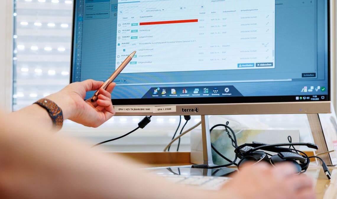 Die E-Akten sollen wichtige Gesundheitsdaten bündeln. (Archivbild)