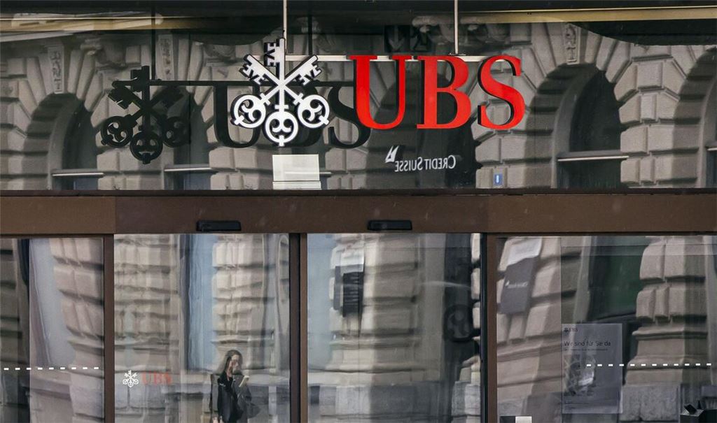 Die EU-Kommission sieht keine Bedenken bei der Übernahme von Credite Suisse durch UBS.
