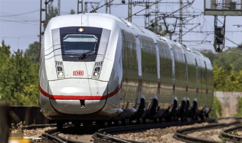 Die EU will schnellere Zugreisen zwischen Die EU will schnellere Zugreisen zwischen Metropolen ermöglichen Metropolen möglich machen.