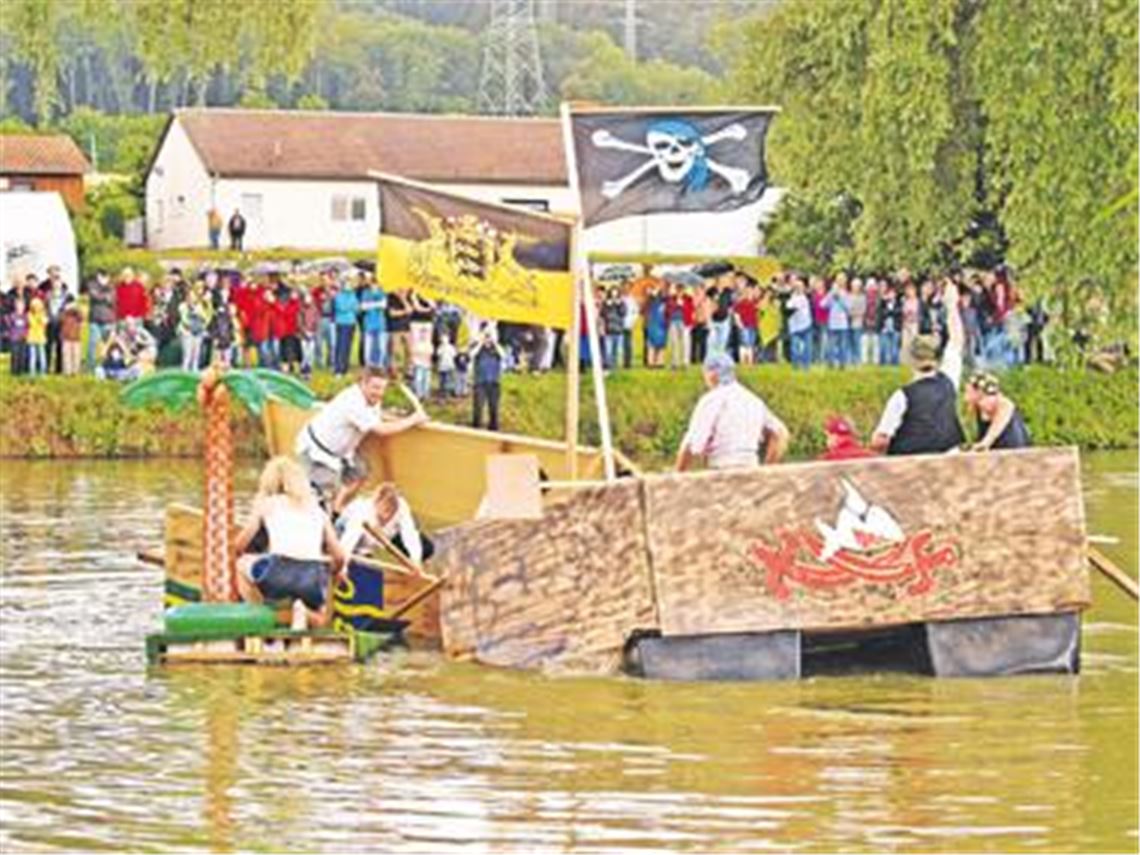 Die Edelleute von der Löffelstelz können den Wullesee-Schatz gegen die Wullesee- und Enzpiraten verteidigen. Viel Gaudi gibts für die Besucher beim Wulleseefest.Foto: Appich