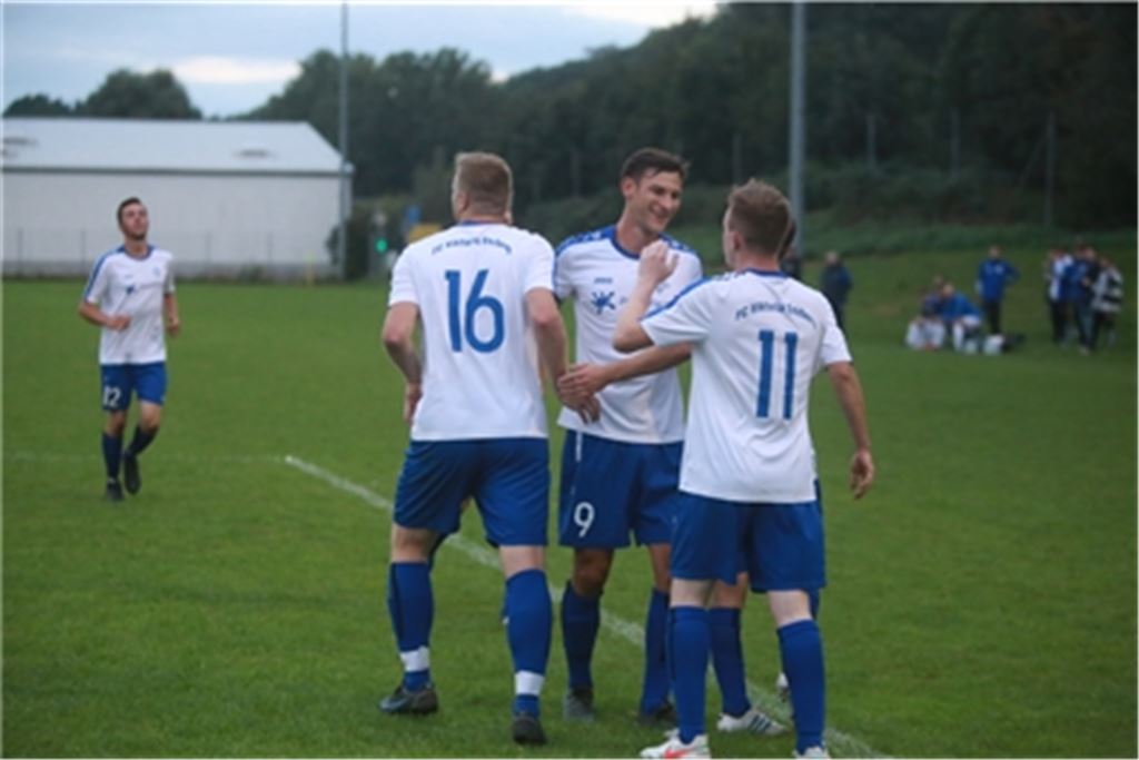 Die Enzberger feierten in der Saison 90 Tore. In der Vorrunde – hier gegen Ispringen II – hatte die Viktoria aber noch niemand als Aufstiegskandidaten auf demZettel. Archivfoto: Huber