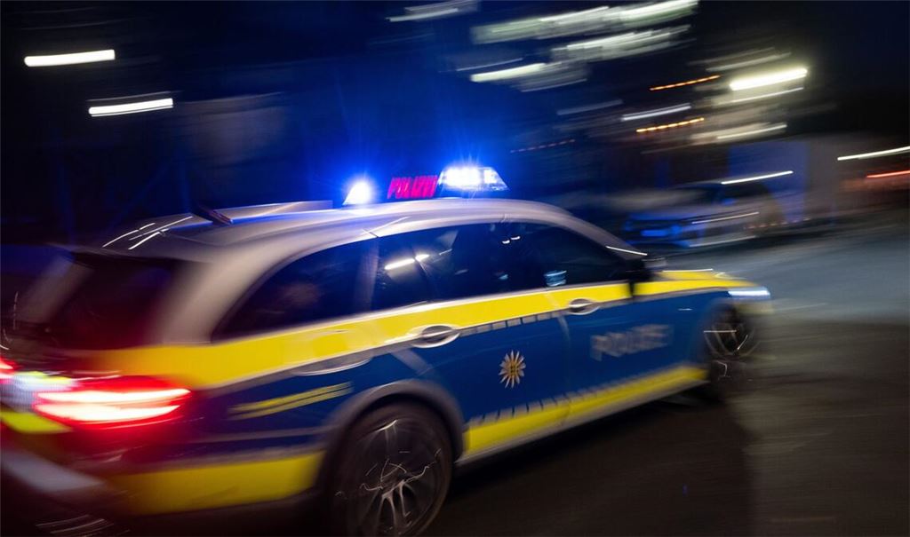 Die Ermittlungen der Polizei dauern an. (Symbolbild)