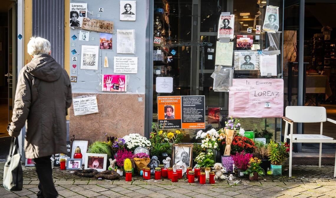 Die Ermittlungen nach den tödlichen Schüssen in Oldenburg sind beendet - Trauer, Anteilnahme und Fragen bleiben.