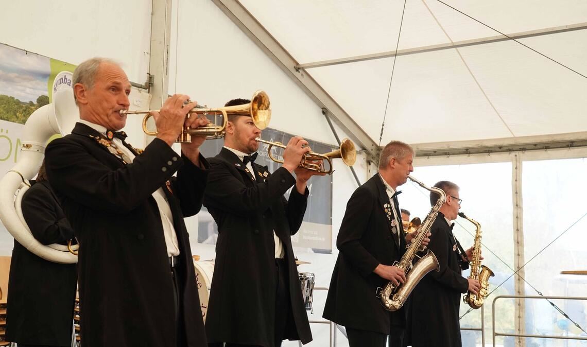 Die Eröffnungsfeier dauert das ganze Wochenende über.