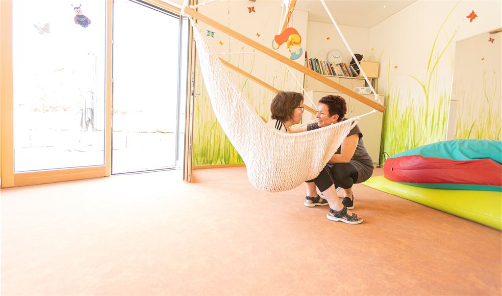 Die Familienherberge Lebensweg bietet viele Aufgaben für Ehrenamtliche. Von der Zusammenarbeit profitieren beide Seiten. Foto: Familienherberge Lebensweg