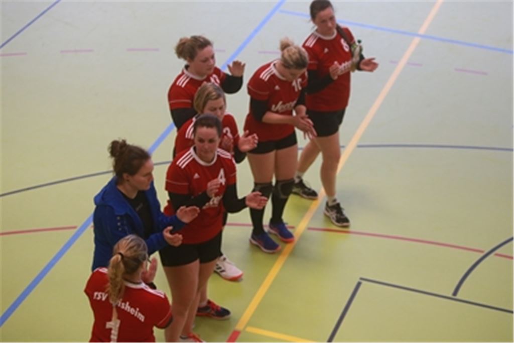 Die Faustball-Mannschaft des TSV Ötisheim kann mit dem Abschneiden in der Hallensaison 2021/22 als Tabellenfünfter der Bundesliga Süd zufrieden sein. Foto: Huber