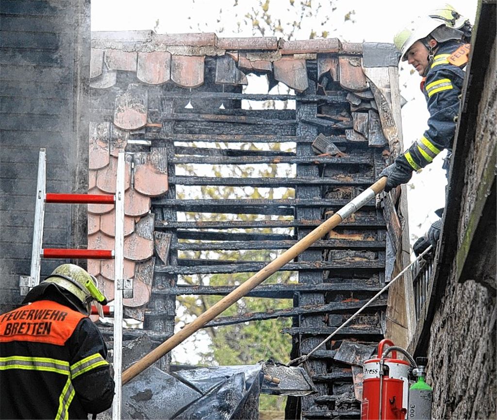 Die Feuerwehr Bretten ist am Montagmorgen im Einsatz. (Foto: Huber)