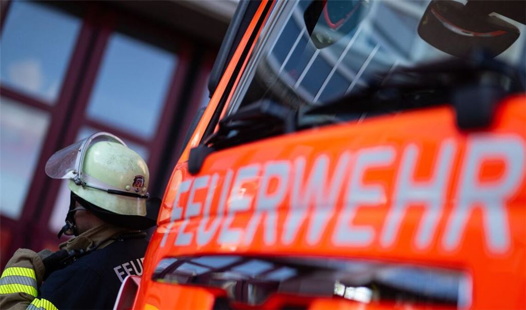 Die Feuerwehr barg den toten Mann aus der Murg. (Symbolbild)