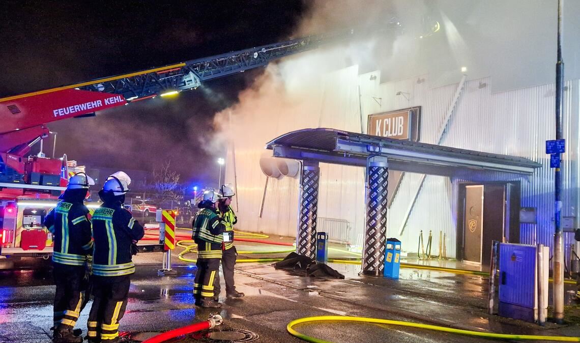 Die Feuerwehr im Einsatz in der Kehler Disco.