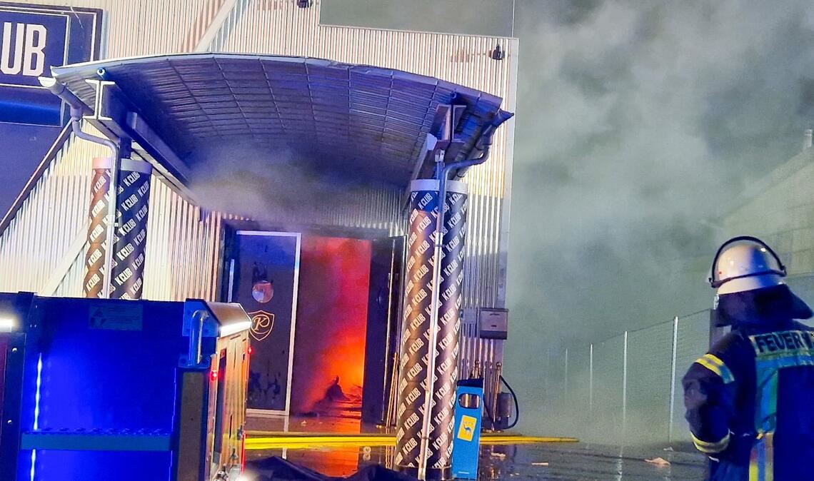 Die Feuerwehr im Einsatz in der Kehler Disco.