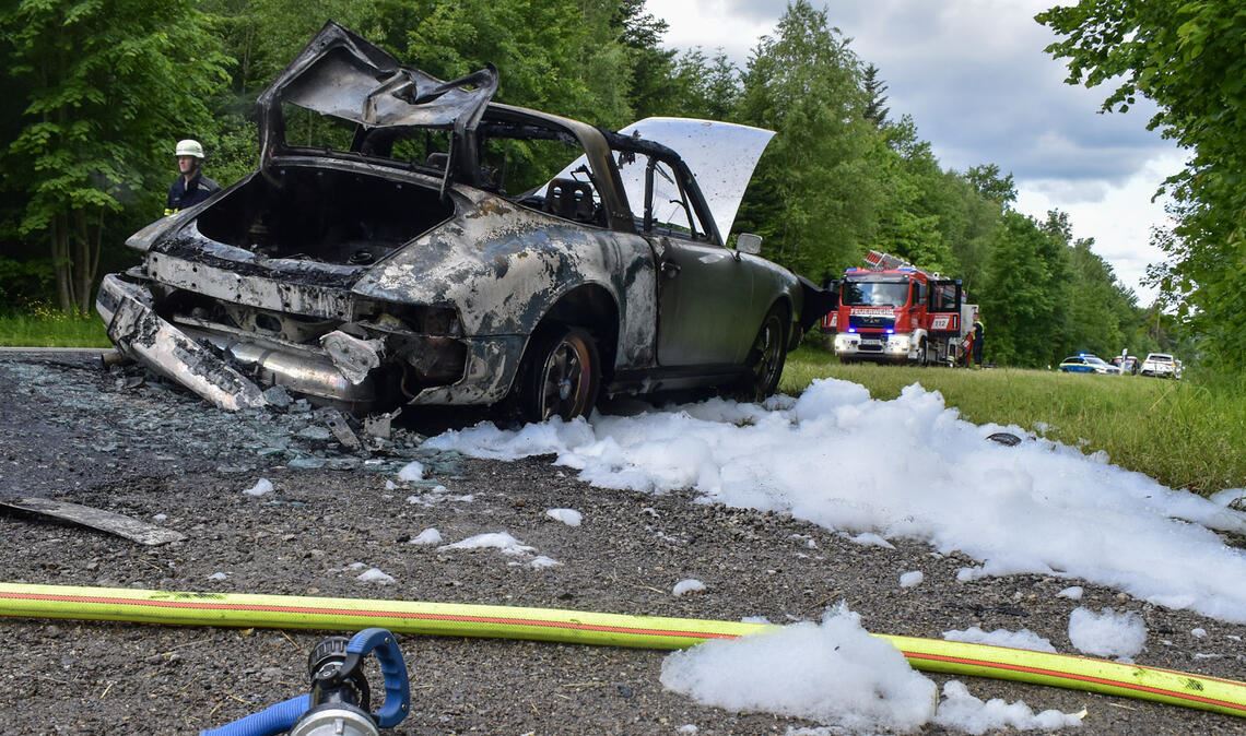 Die Feuerwehr vermutet einen technischen Defekt als Brandursache. Foto: Myroshnichenko
