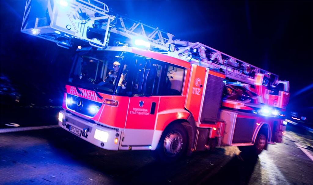 Die Feuerwehren aus den Nachbargemeinden sind in der Nacht zu einem ungewöhnlichen Einsatz ausgerückt. (Symbiol