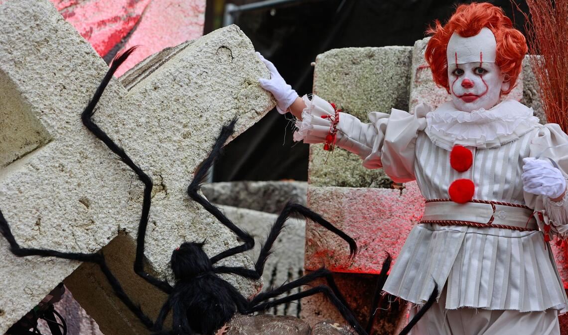 Die Figur von Pennywise aus dem Horrorfilm "Es" von Andy Muschietti machte Clowns endgültig wieder furchterregend.