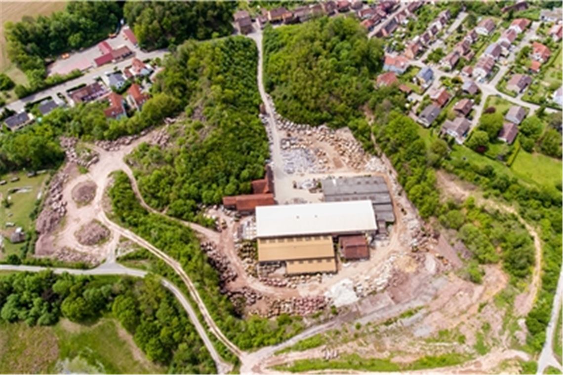 Neues Kapitel in der Lauster-Debatte Die Firma Fischer Weilheim will einen großen Teil des Steinbruchs Lauster in Maulbronn als DK-I-Deponie nutzen. Foto: Fischer Weilheim