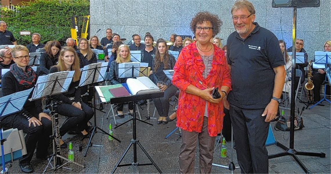 Die First Lady des Landes: Gerlinde Kretschmann mit Horst Bartmann, Dirigent des Musikvereins Mühlacker. Foto: privat