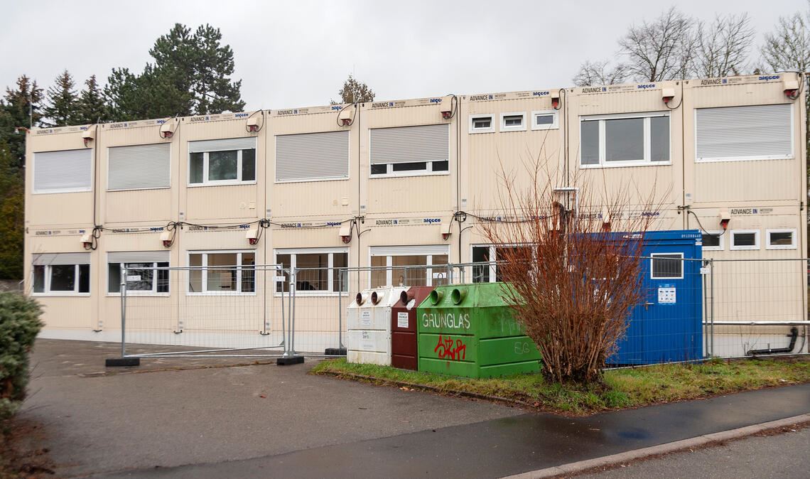 Die Flüchtlingsunterkunft des Enzkreises in Pinache und ein Teil ihrer Bewohner stoßen im Ort immer wieder auf Kritik. Foto: Archiv