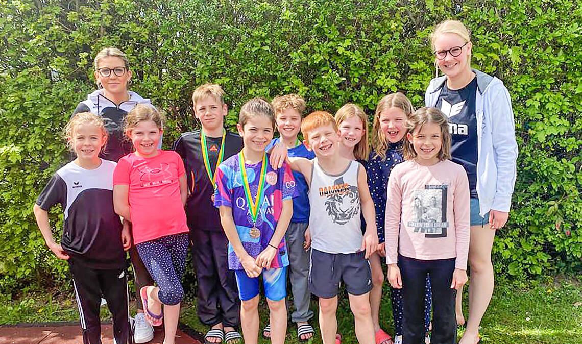 Die Fördergruppe der Wasserfreunde Mühlacker mit ihren Trainerinnen. Foto: privat