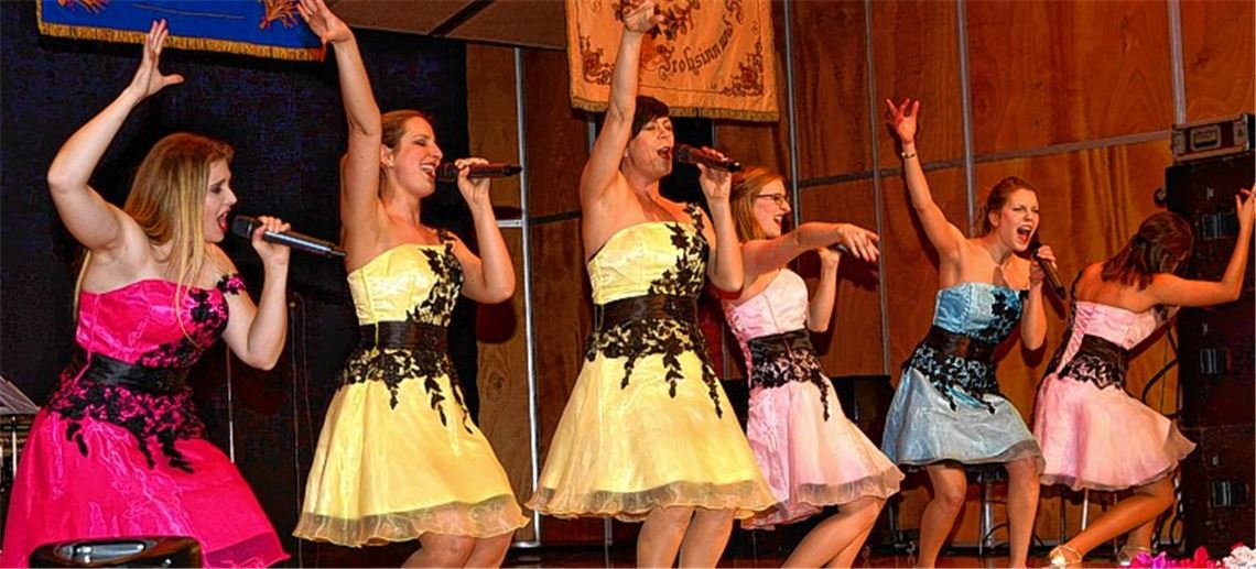 Ball mit Chorgesang und Stimmalarm