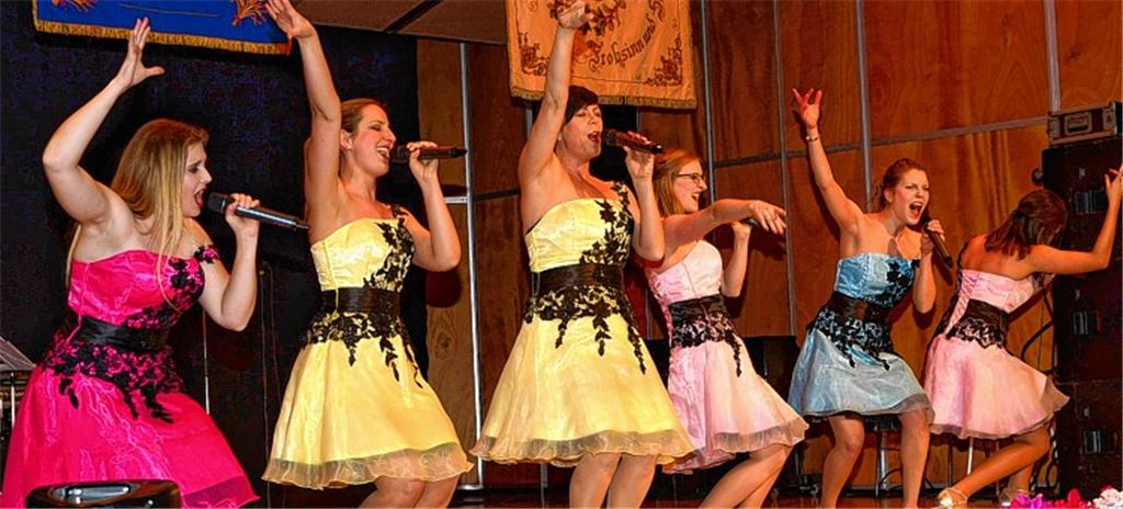 Ball mit Chorgesang und Stimmalarm