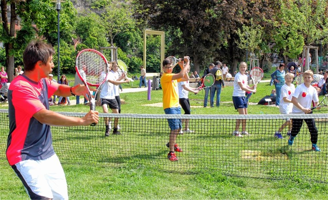 Die Gartenschau Enzgärten als große Spielwiese: Auch in sportlicher Hinsicht kann das Gelände – hier bei den Vorführungen der Tennisfreunde Lienzingen – punkten.