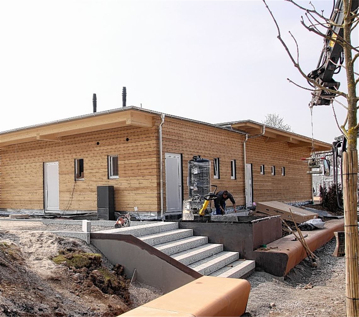 Die Gastronomie auf dem Gartenschaugelände macht rasch Fortschritte. Foto: Sadler