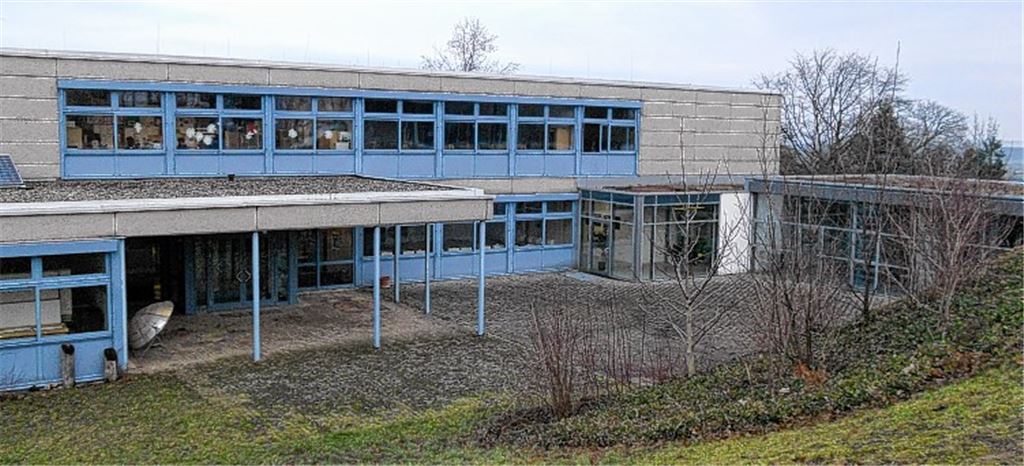Die Gebäude der Werkrealschule Wiernsheim stammen aus den 1970er-Jahren. Jetzt muss der Brandschutz verbessert werden.