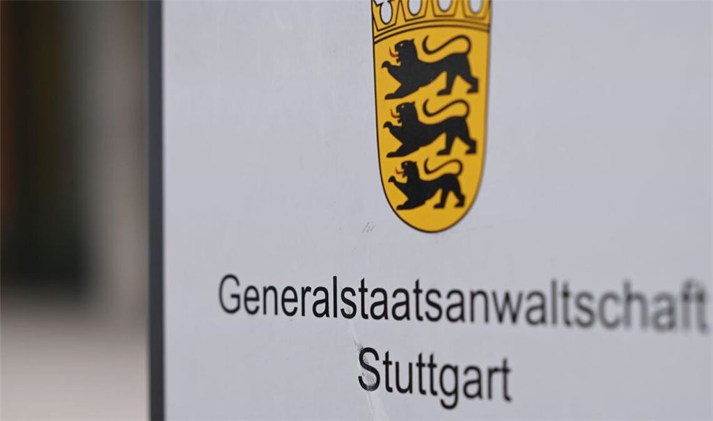 Die Generalstaatsanwaltschaft Stuttgart wirft dem Mann vor, im vergangenen Oktober aus extremistischen Gründen Anschläge verübt zu haben.