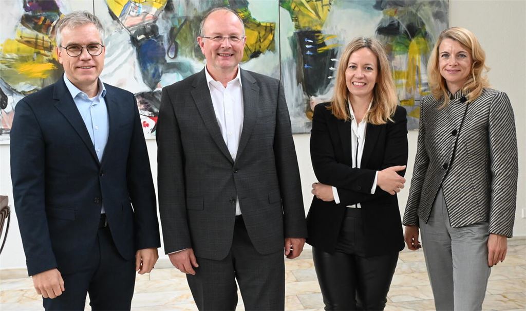 Die Geschäftsführung der Witzenmann GmbH berichtet von schwierigen Zeiten (v. li.): Philip Paschen, Andreas Kämpfe, Irene Krings und Christine Wüst. Foto: Bott