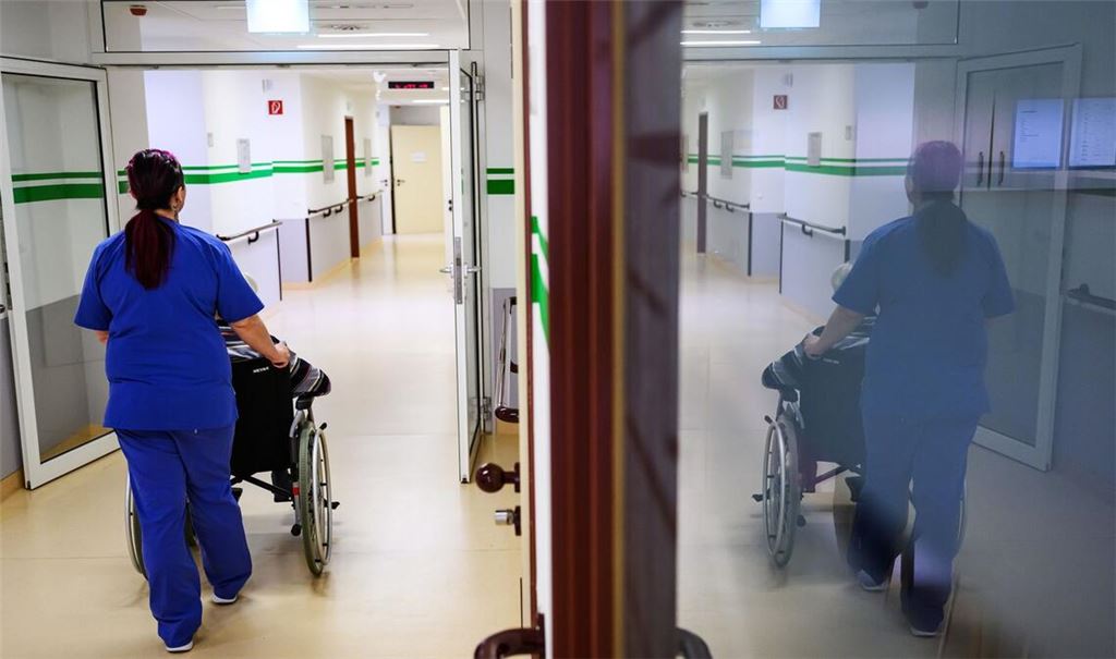 Die Gesundheitskosten sind hoch - wo wird der Rotstift angesetzt? (Symbolbild)