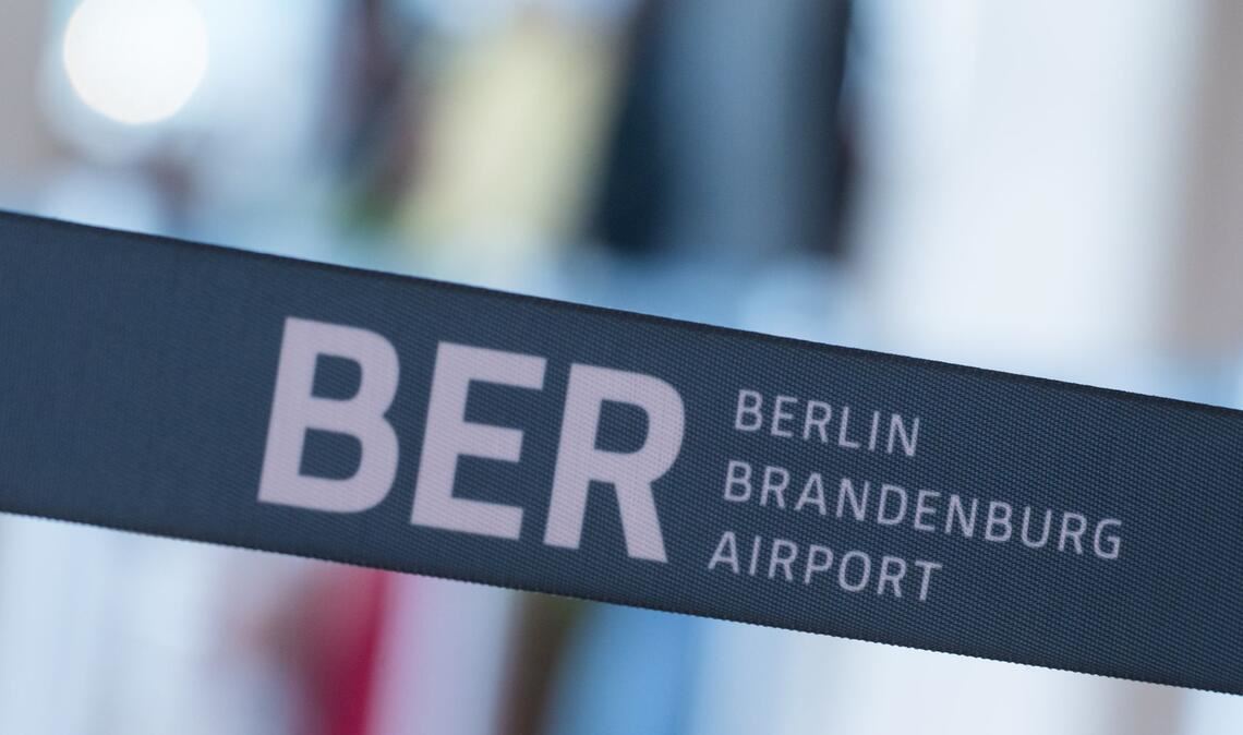 Die Gewerkschaft Verdi hat für den Tag zu einem ganztägigen Warnstreik am BER aufgerufen.