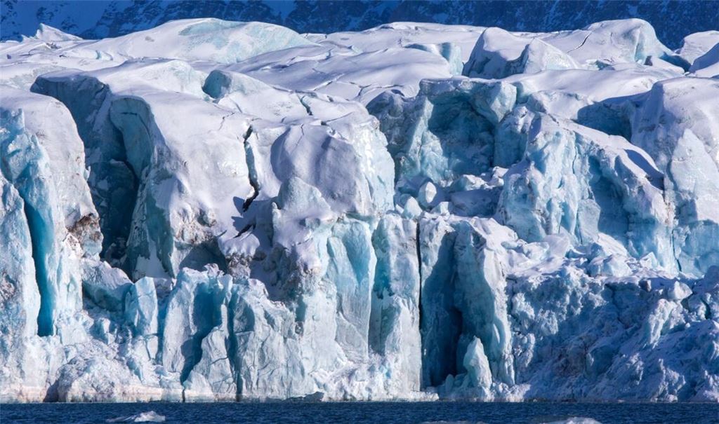 Die Gletscher von Spitzbergen haben 2024 viel Eis verloren. (Archivbild)