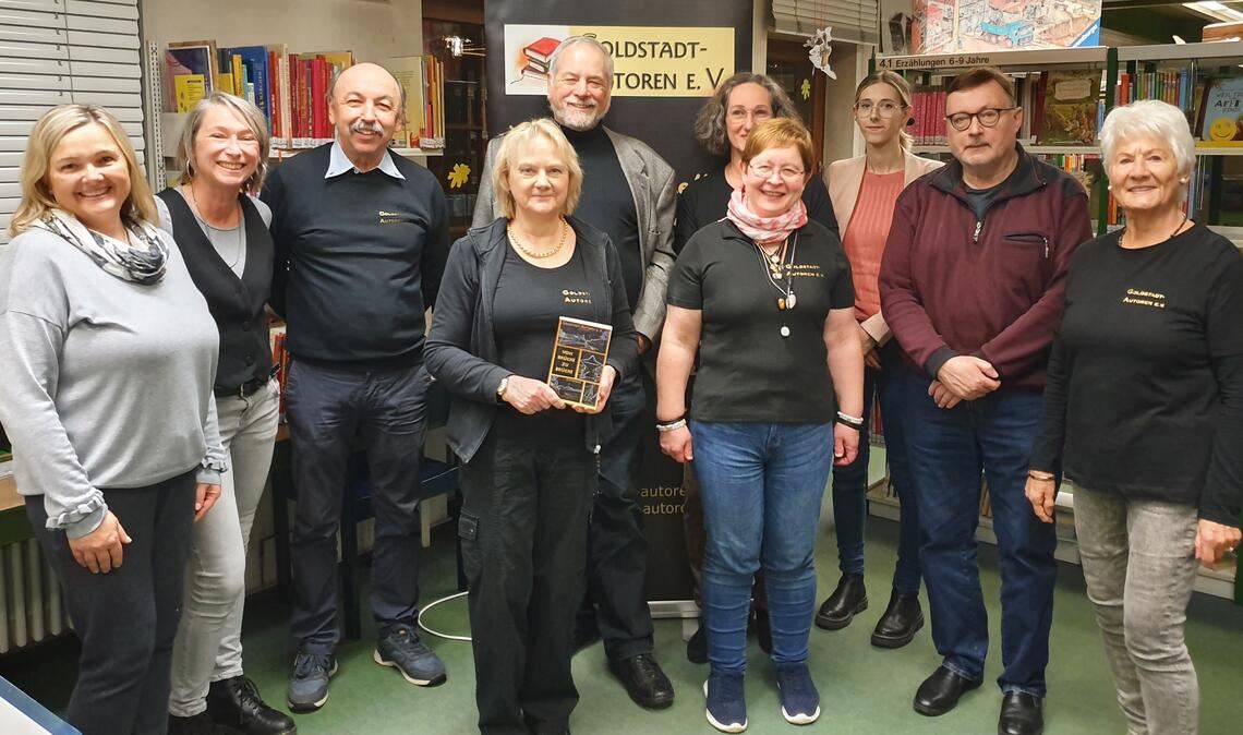 Die Goldstadt-Autoren sind in der Stadtbibliothek zu Gast.Foto: Schröder