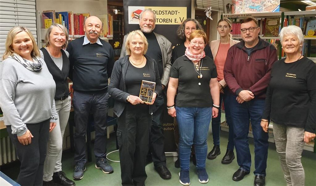 Die Goldstadt-Autoren sind in der Stadtbibliothek zu Gast.Foto: Schröder