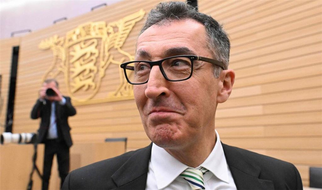 Die Grünen mit Spitzenkandidat Cem Özdemir gewinnen die Landtagswahl in Baden-Württemberg.