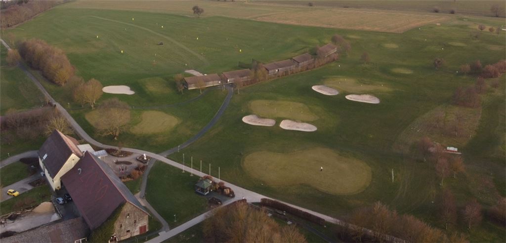 Die Grüns auf dem Golfplatz Karlshäuser Hof sind saniert worden. Foto: Schramm