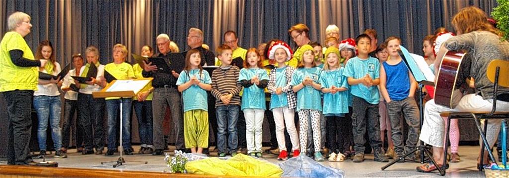 Kleine und große Sänger begeistern ihre Gäste