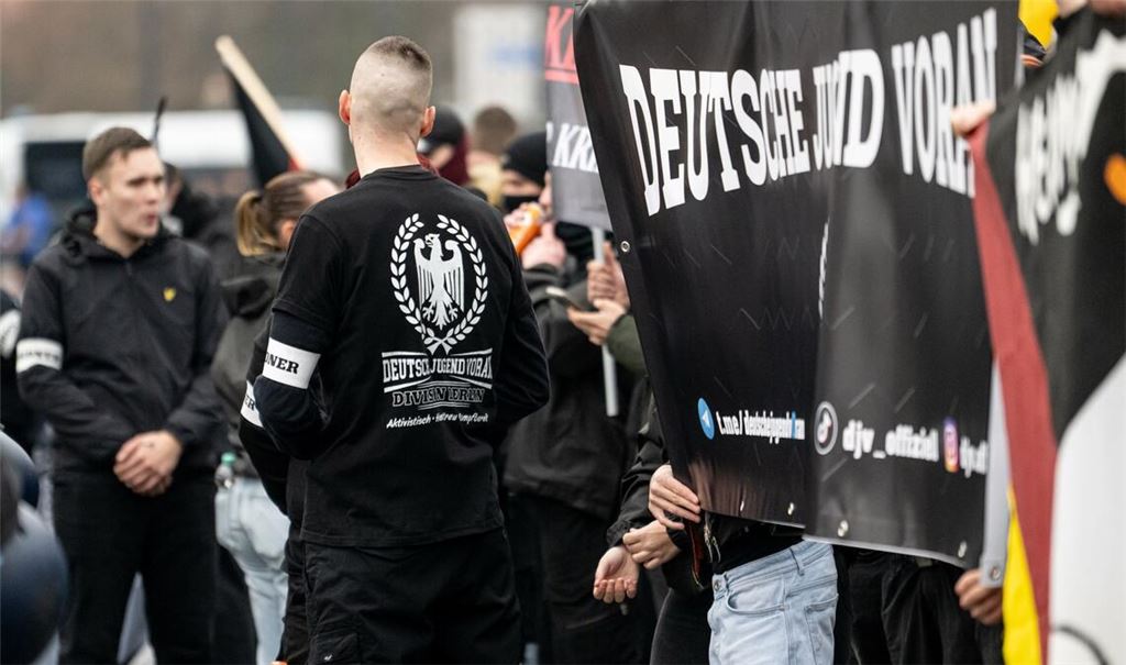 Die Gruppe "Deutsche Jugend Voran" stand im Visier der Ermittler bei Durchsuchungen fast überall bundesweit. (Archivbild)